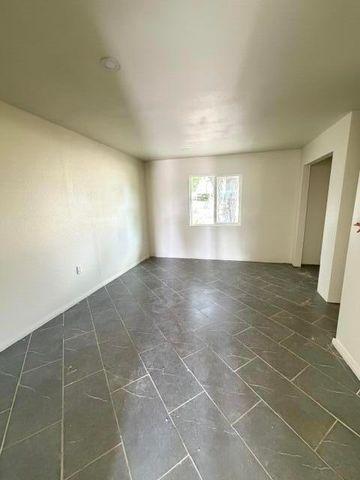 1995 Lawrence Street, Palm Springs, CA 92264