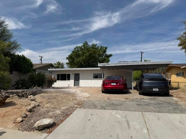 1995 Lawrence Street, Palm Springs, CA 92264