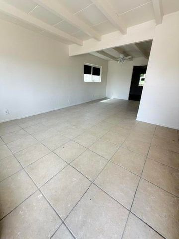 1995 Lawrence Street, Palm Springs, CA 92264