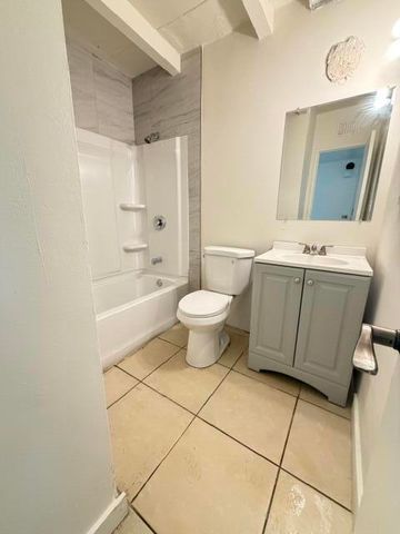 1995 Lawrence Street, Palm Springs, CA 92264