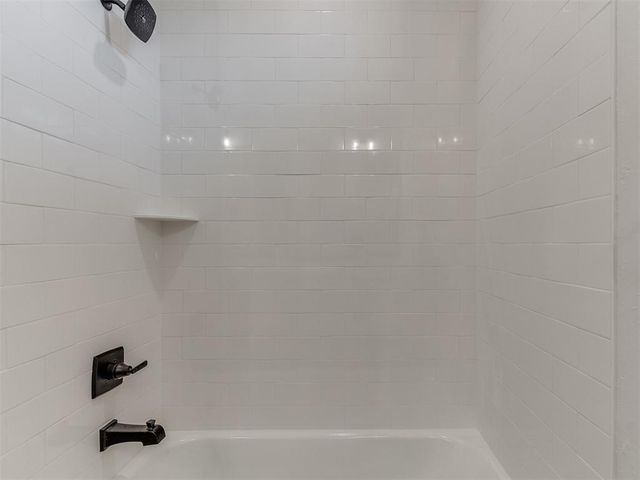 9100 Avington Way, Guthrie, OK 73044