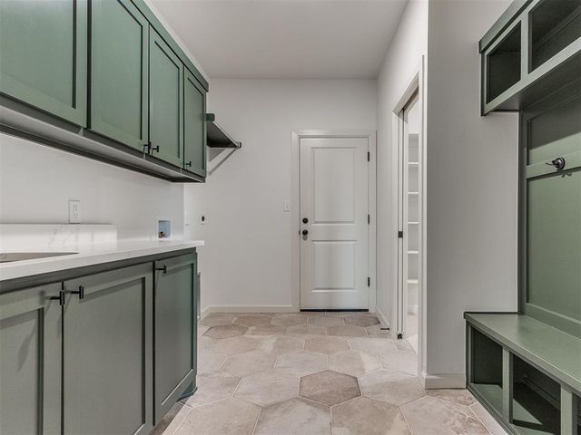 9100 Avington Way, Guthrie, OK 73044