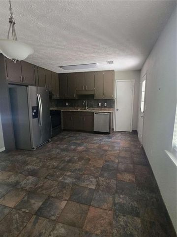 125 E Country Woods Drive E, Covington, GA 30016