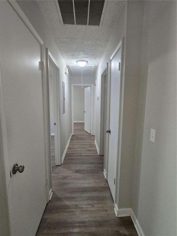 125 E Country Woods Drive E, Covington, GA 30016