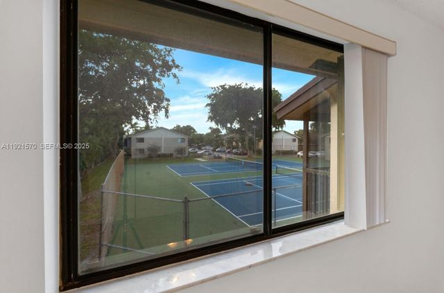 160 SE 7th St 405, Deerfield Beach, FL 33441