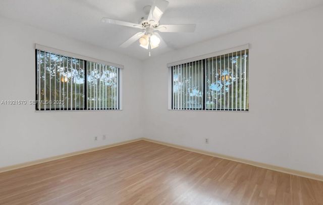 160 SE 7th St 405, Deerfield Beach, FL 33441