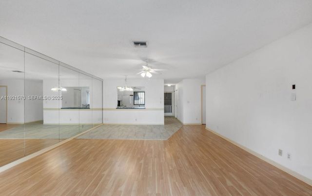 160 SE 7th St 405, Deerfield Beach, FL 33441