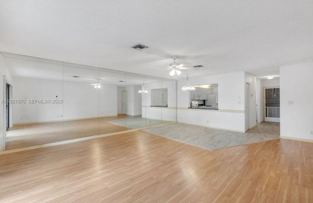 160 SE 7th St 405, Deerfield Beach, FL 33441