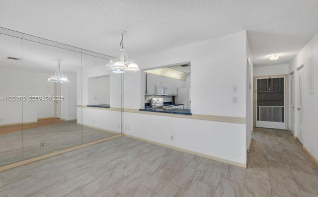 160 SE 7th St 405, Deerfield Beach, FL 33441