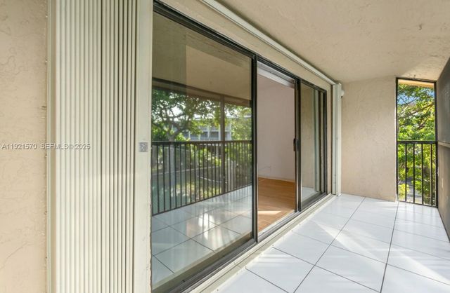 160 SE 7th St 405, Deerfield Beach, FL 33441