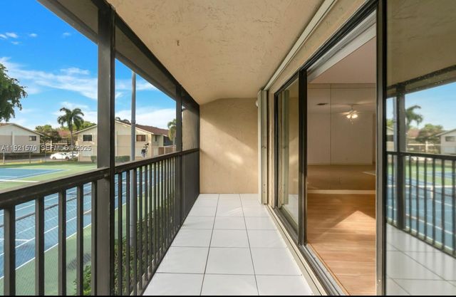 160 SE 7th St 405, Deerfield Beach, FL 33441