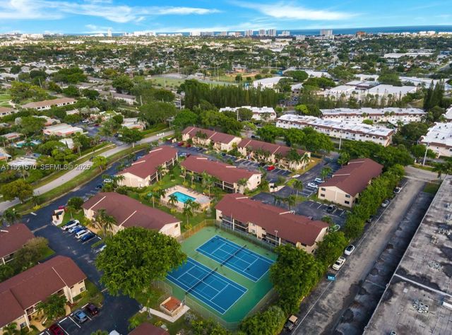 160 SE 7th St 405, Deerfield Beach, FL 33441