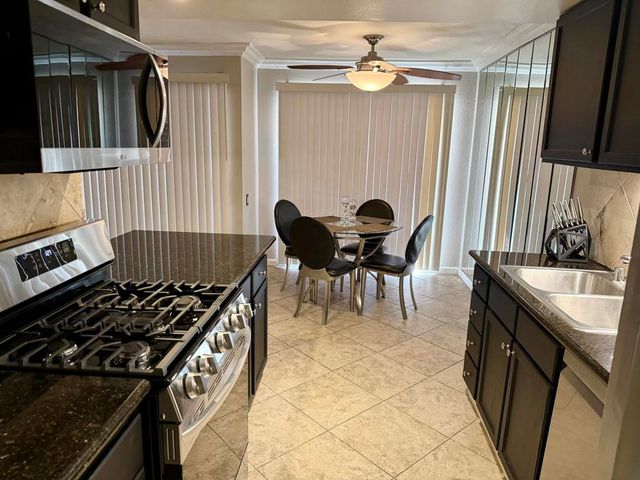 400 N Sunrise Way 104, Palm Springs, CA 92262