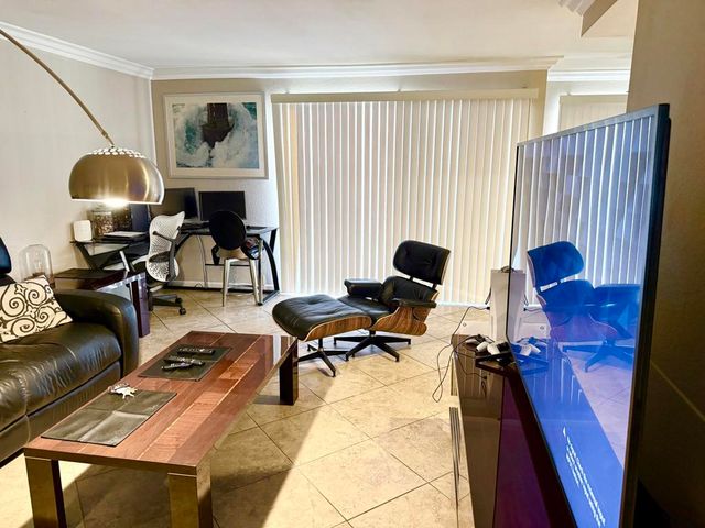 400 N Sunrise Way 104, Palm Springs, CA 92262