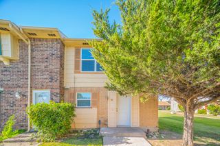 76 E Mountain Creek Drive, Grand Prairie, TX 75052