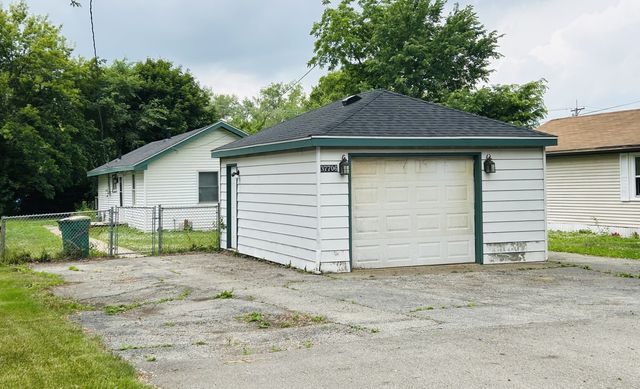 37706 N Nippersink Place, Spring Grove, IL 60081