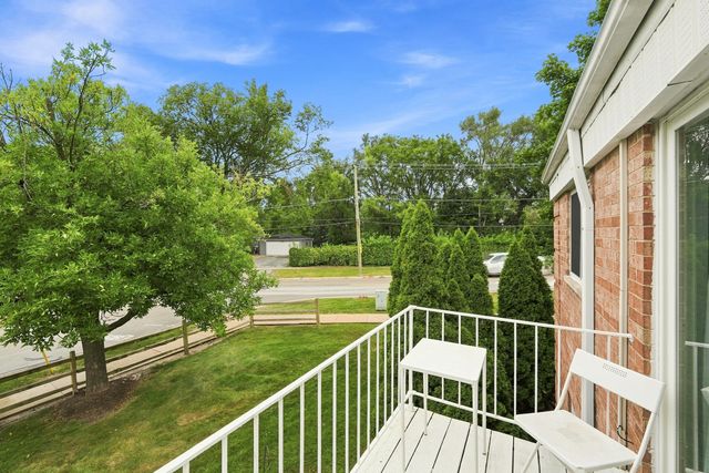 5115 Blodgett Avenue 213, Downers Grove, IL 60515