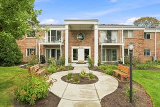 5115 Blodgett Avenue 213, Downers Grove, IL 60515