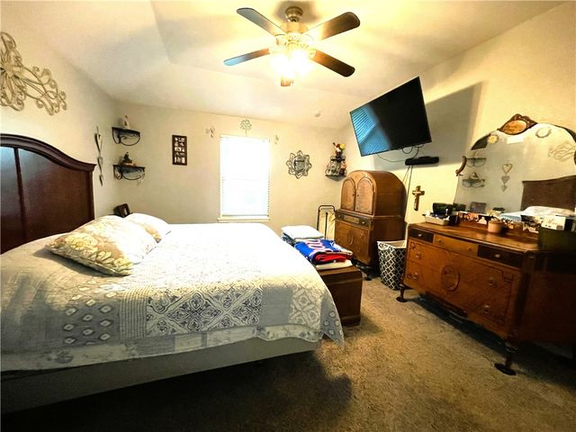 2011 Cottonwood Dr, Portland, TX 78374