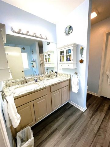 2011 Cottonwood Dr, Portland, TX 78374