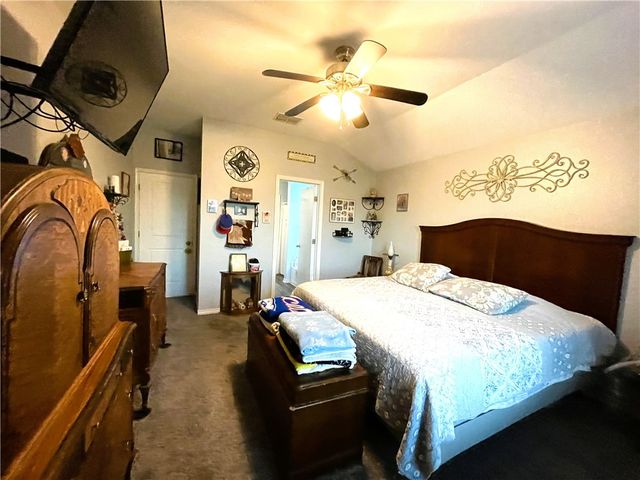 2011 Cottonwood Dr, Portland, TX 78374