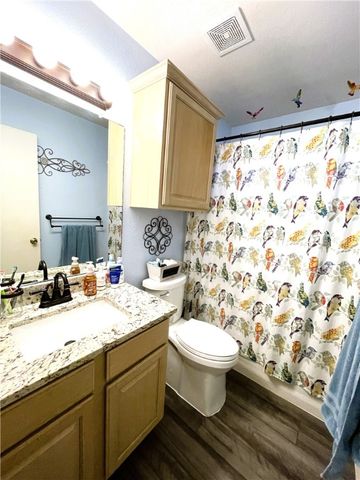 2011 Cottonwood Dr, Portland, TX 78374