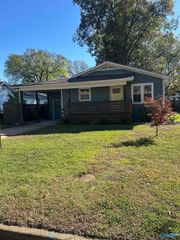 1611 College Street SE, Decatur, AL 35601