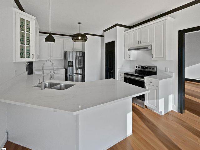 1611 Scuffletown Road, Fountain Inn, SC 29644