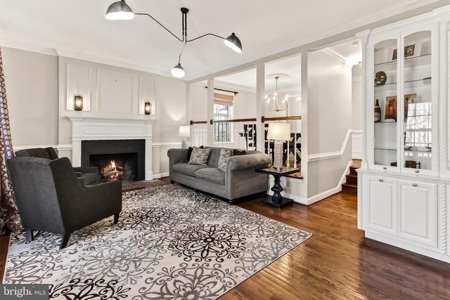 7994 HIDDEN BRIDGE DR, Springfield, VA 22153