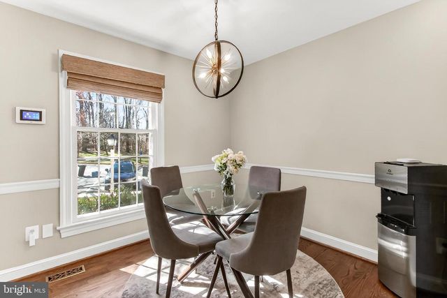 7994 HIDDEN BRIDGE DR, Springfield, VA 22153