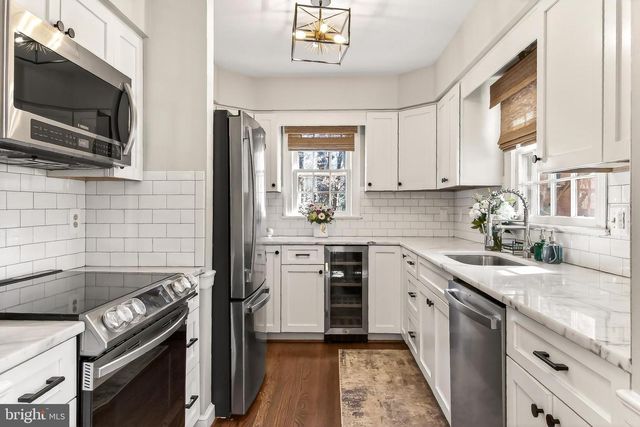 7994 HIDDEN BRIDGE DR, Springfield, VA 22153