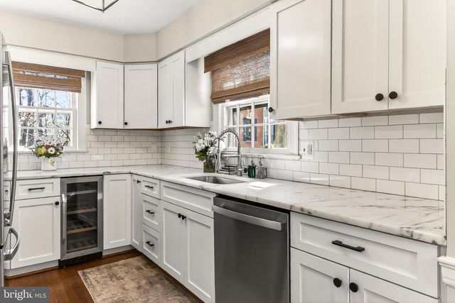 7994 HIDDEN BRIDGE DR, Springfield, VA 22153