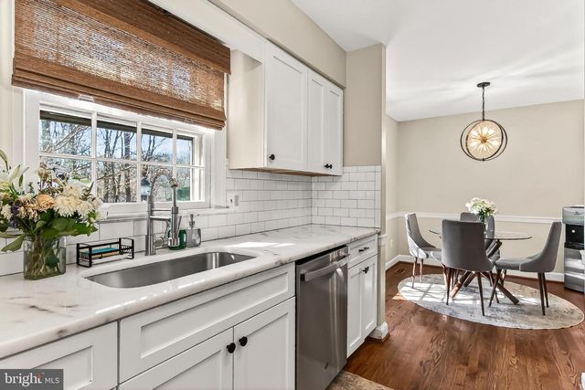 7994 HIDDEN BRIDGE DR, Springfield, VA 22153