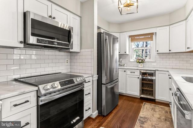 7994 HIDDEN BRIDGE DR, Springfield, VA 22153