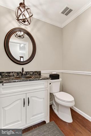 7994 HIDDEN BRIDGE DR, Springfield, VA 22153