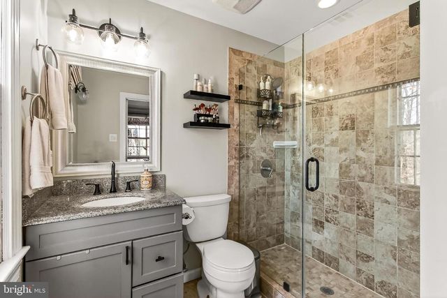 7994 HIDDEN BRIDGE DR, Springfield, VA 22153