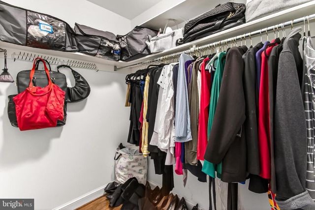 7994 HIDDEN BRIDGE DR, Springfield, VA 22153