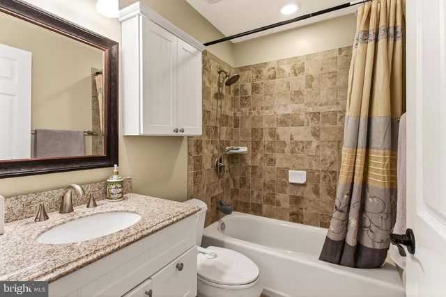 7994 HIDDEN BRIDGE DR, Springfield, VA 22153