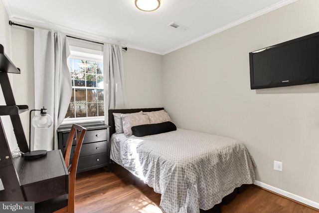 7994 HIDDEN BRIDGE DR, Springfield, VA 22153