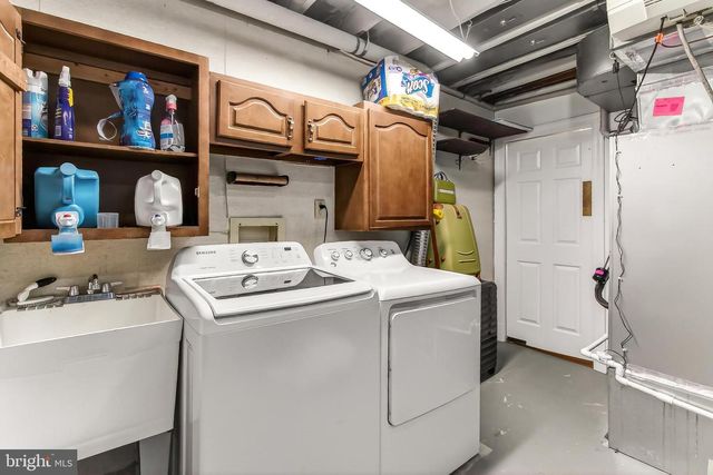 7994 HIDDEN BRIDGE DR, Springfield, VA 22153