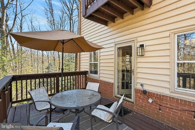 7994 HIDDEN BRIDGE DR, Springfield, VA 22153