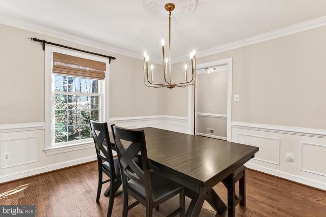 7994 HIDDEN BRIDGE DR, Springfield, VA 22153