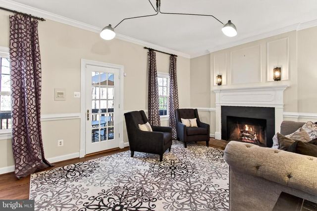 7994 HIDDEN BRIDGE DR, Springfield, VA 22153