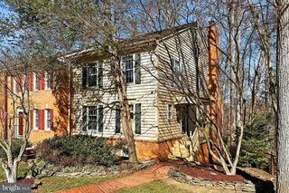7994 HIDDEN BRIDGE DR, Springfield, VA 22153