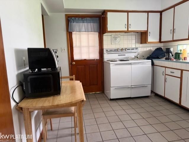 1891 S Parker Street, Marine City, MI 48039