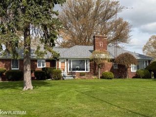 1891 S Parker Street, Marine City, MI 48039