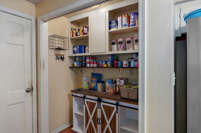 4855 East Cimarron Lane, Springfield, MO 65803