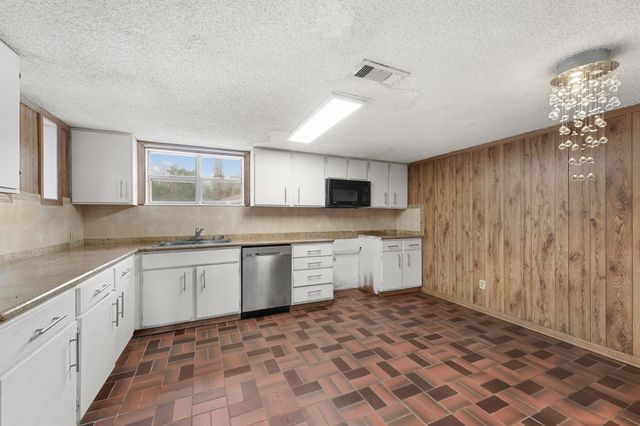 850 County Road 2145, Cleveland, TX 77327