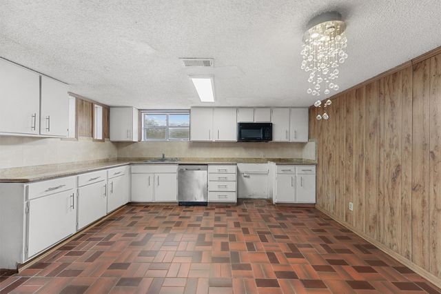 850 County Road 2145, Cleveland, TX 77327