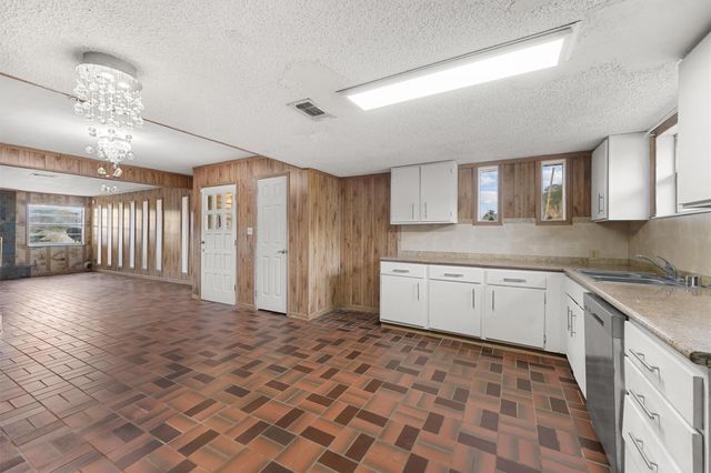 850 County Road 2145, Cleveland, TX 77327